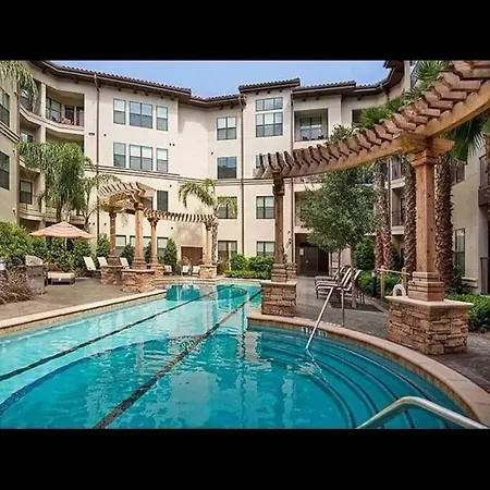 Fantastic 1-Bedroom Close To Reliant Stadium & Medical Center